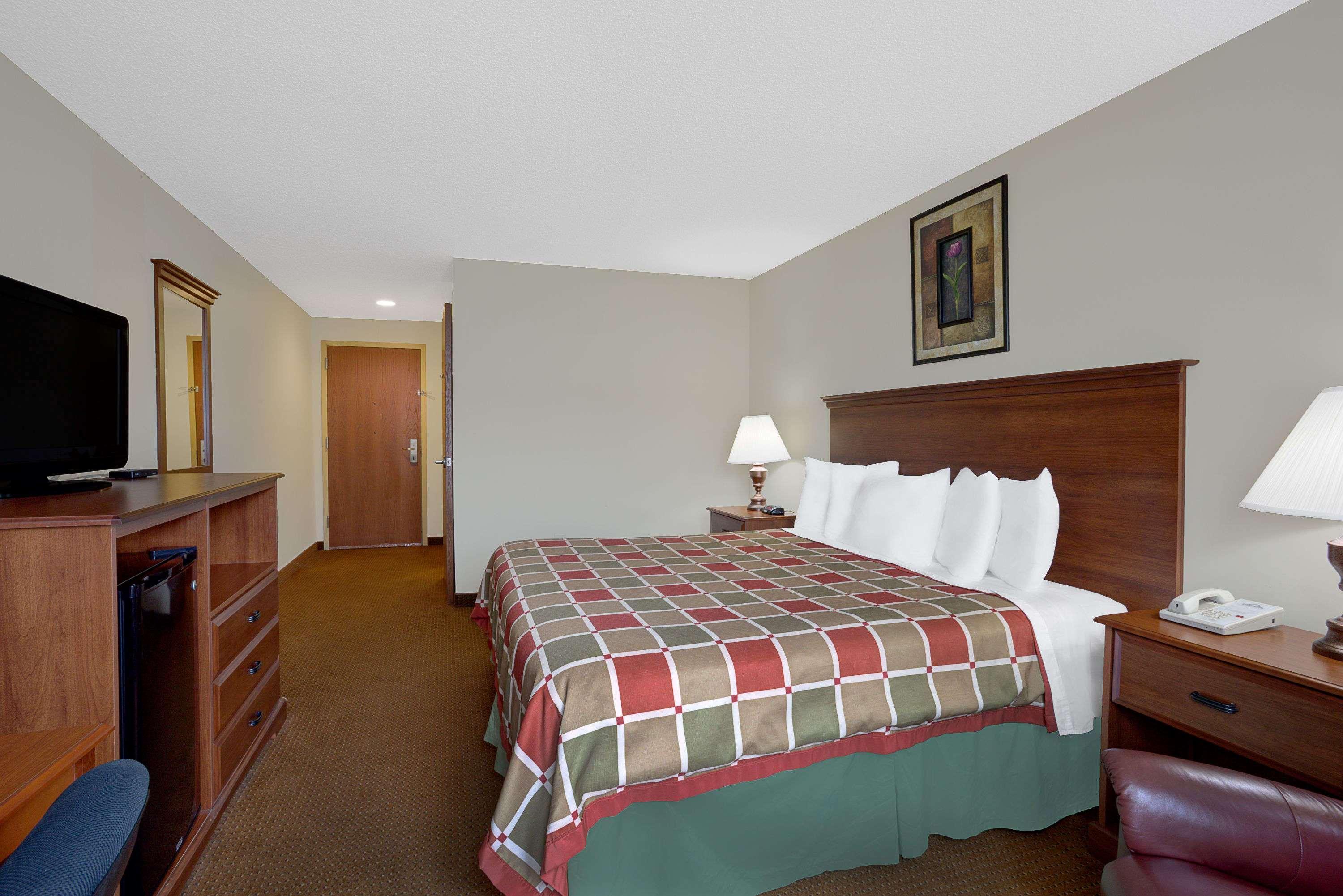 Days By Wyndham Nc Hotel Greensboro