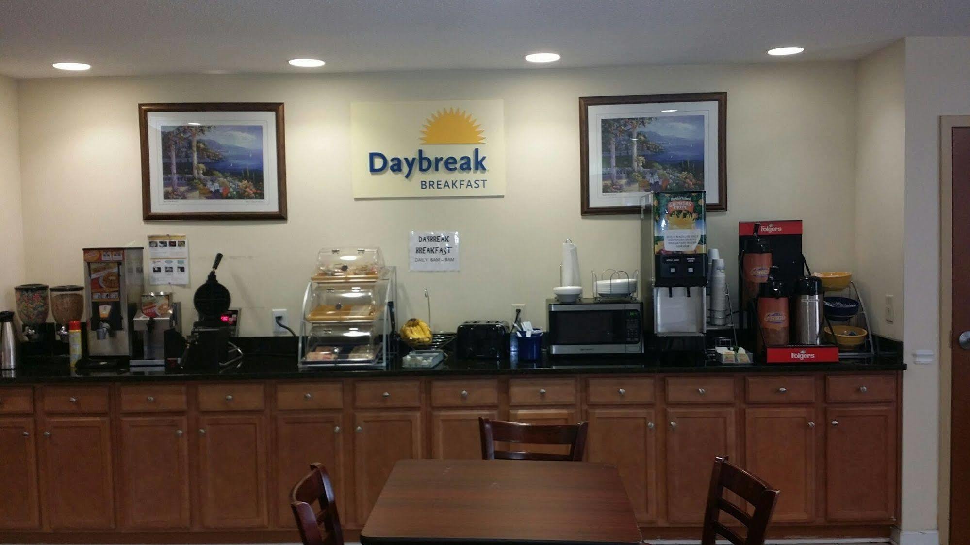 Days By Wyndham Nc Hotel